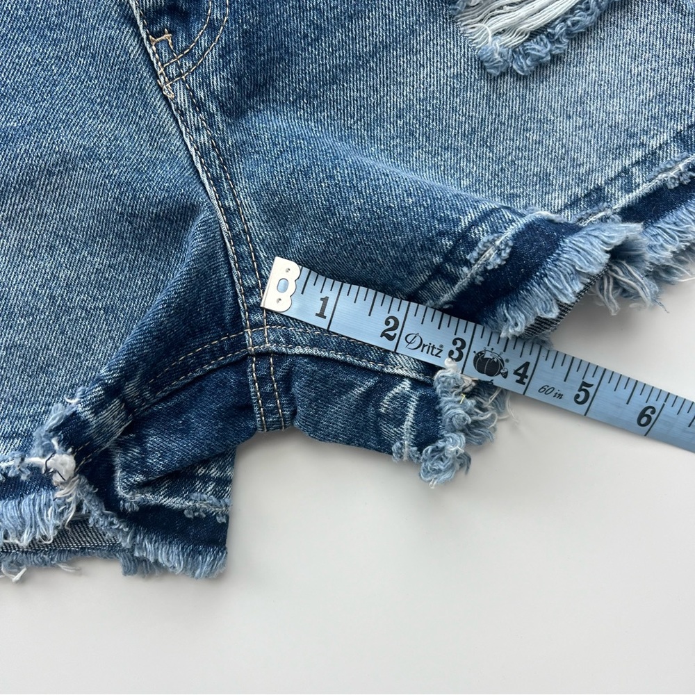 KanCan | Distressed Medium Wash High Rise Denim Shorts NWT Size M - Picture 6 of 8